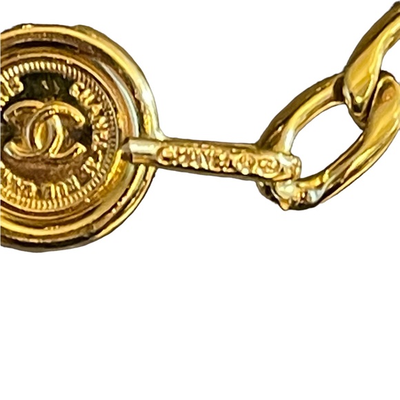 Vintage 1993 (93A) Chanel Authentic Gold finish chain belt - Picture 11 of 16